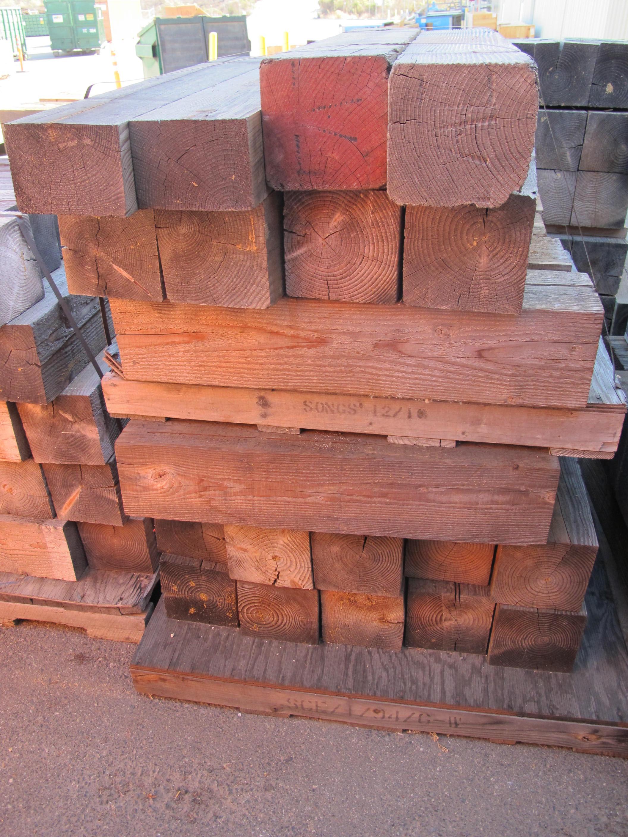(4 PALLETS) DUNNAGE/CRIBBING 4'L X 8" HE X 8"W. LOADING & HANDLING FEE $15-4602